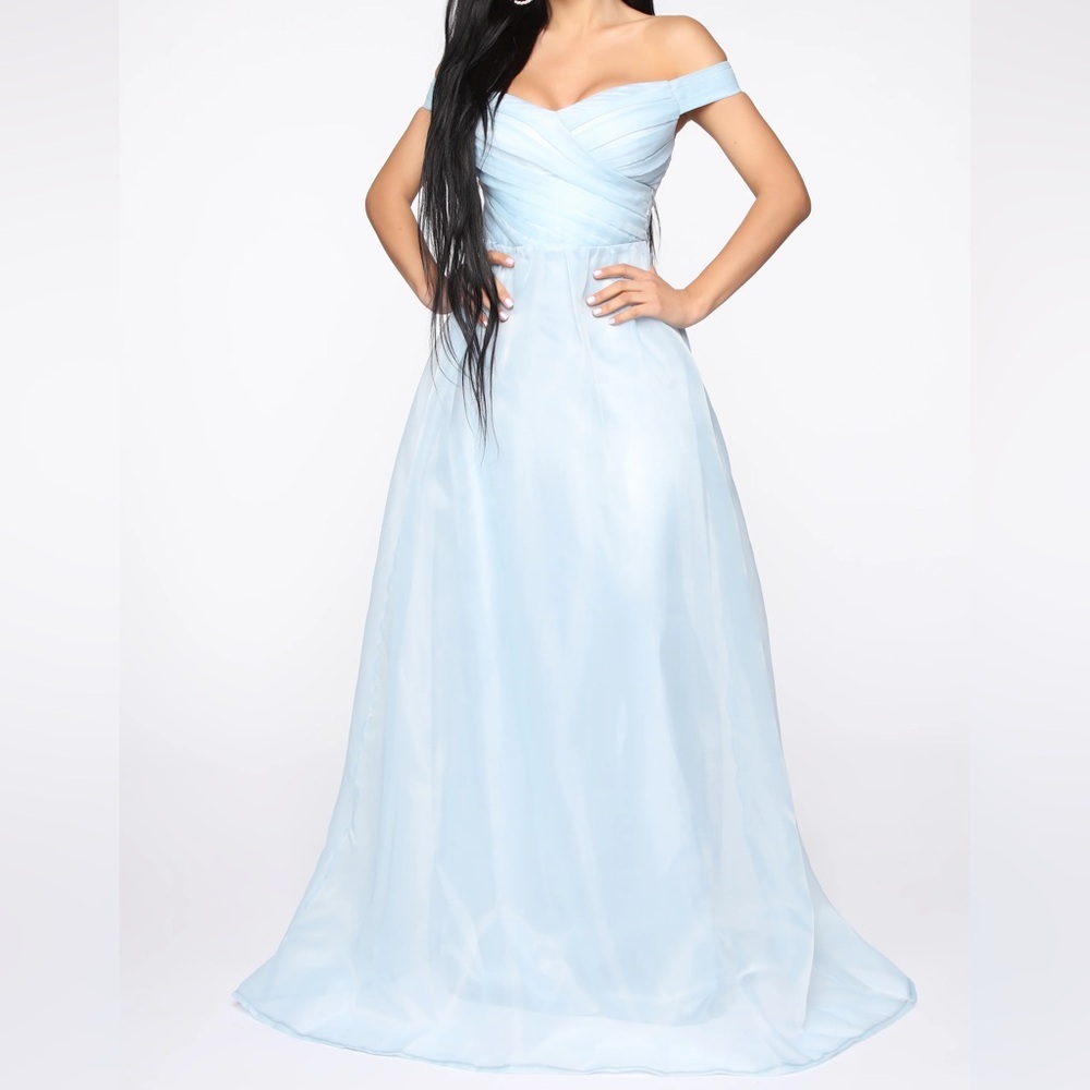 Woman evening gown/prom dress